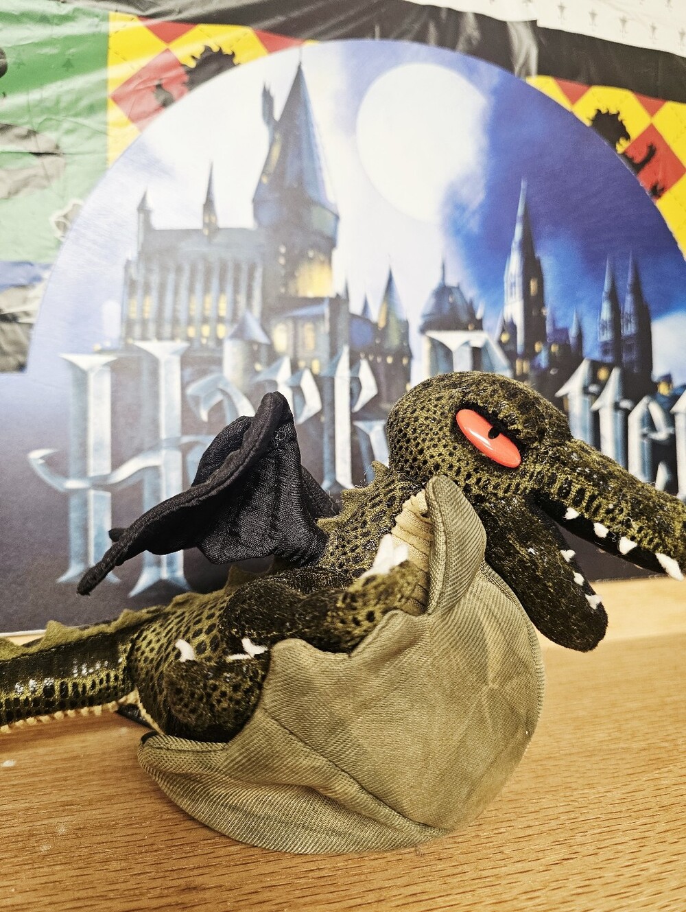 Gund Norbert Dragon plush Toy Harry Potter 2001 In Nesting Egg